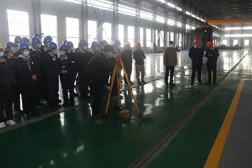 公司(si)召開質量提升(sheng)項目現場觀摩(mó)會議