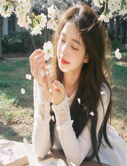 《耀眼的他》美学价值分析典范式的：艺术美感与审美特征探讨